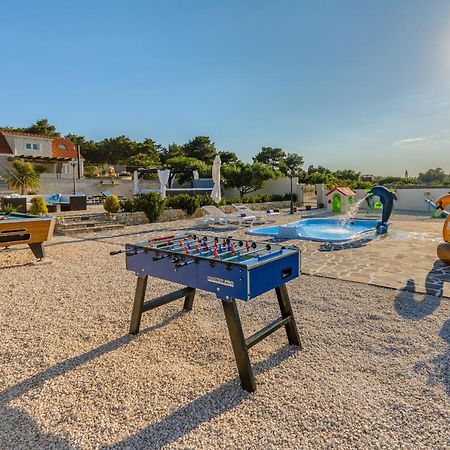 Villa Mis スペタル エクステリア 写真